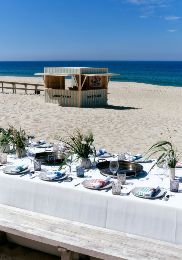 Under the radiant Portuguese sun, friends of the Maison enjoy summer in total freedom. image 5
