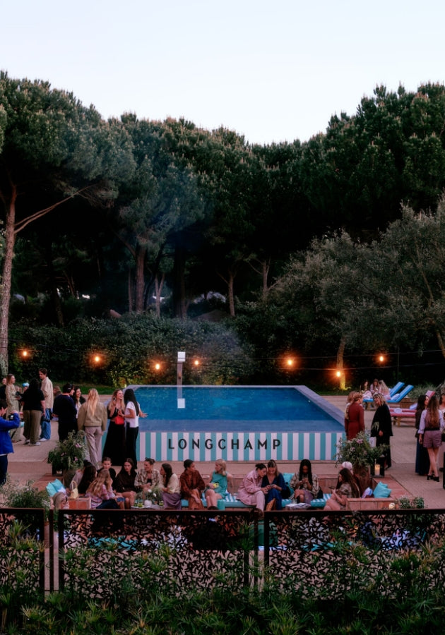 Under the radiant Portuguese sun, friends of the Maison enjoy summer in total freedom. image 10